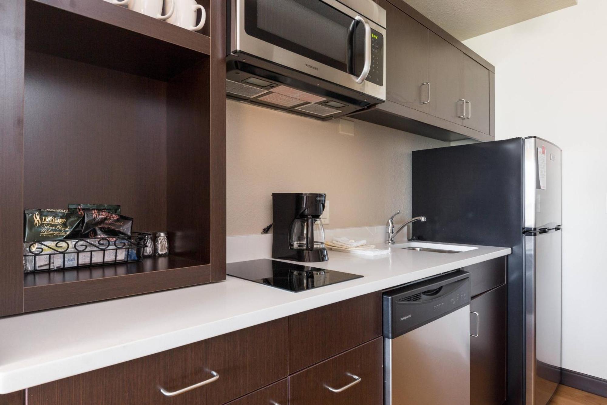 Towneplace Suites By Marriott Edmonton South Eksteriør bilde