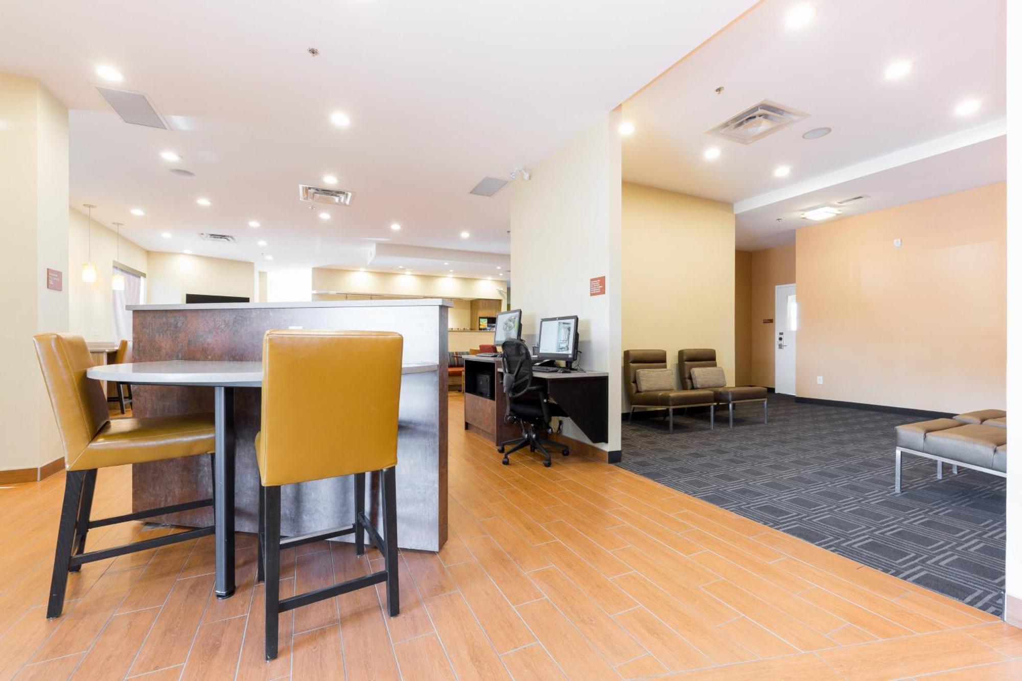 Towneplace Suites By Marriott Edmonton South Eksteriør bilde